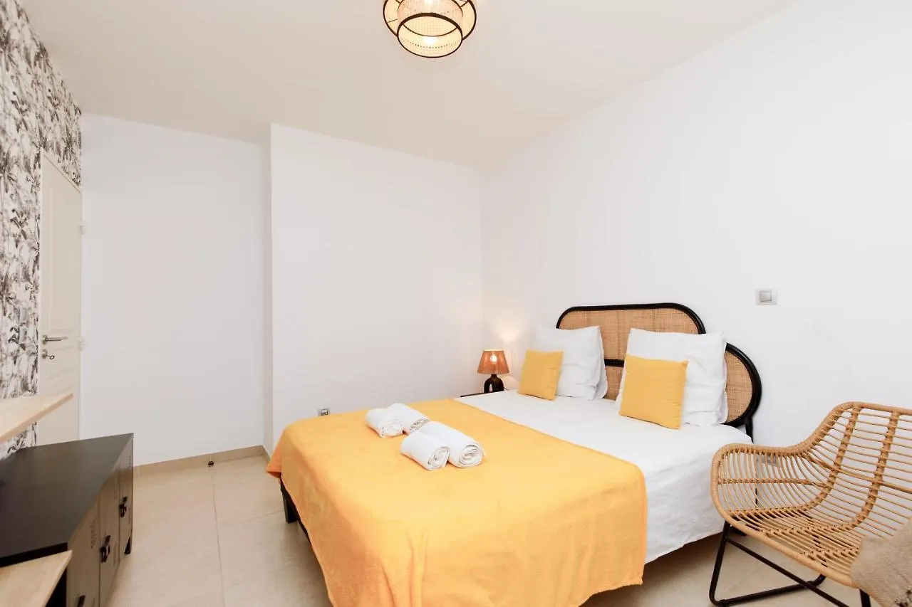 Cannes Victoria Yourhosthelper 0*,  Γαλλία
