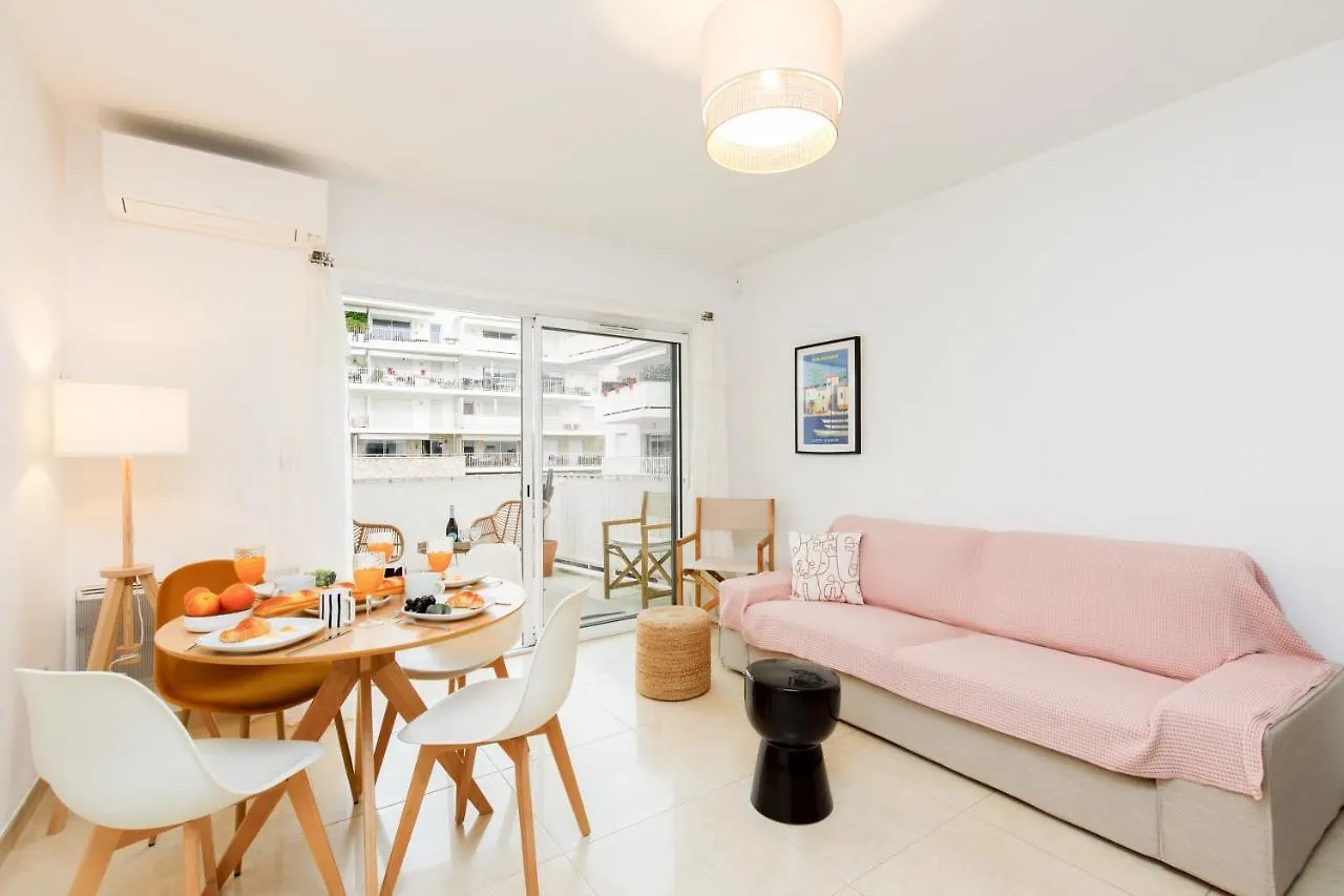 Cannes Victoria Yourhosthelper Γαλλία